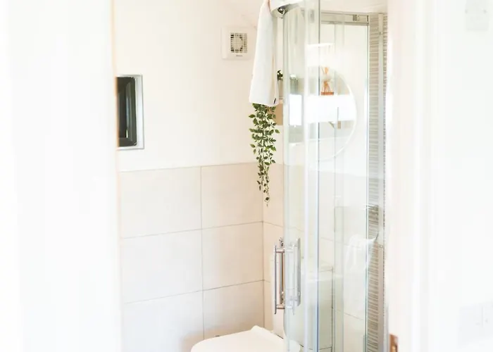 Castledarcy Glamping Apartment *