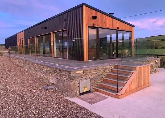 Castledarcy Glamping דירה